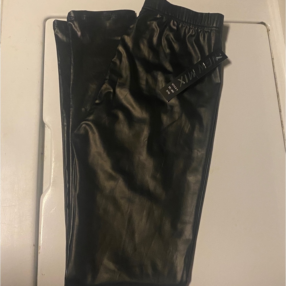 New Women’s Black S/M elastic waist pull on pants Faux Leather Look